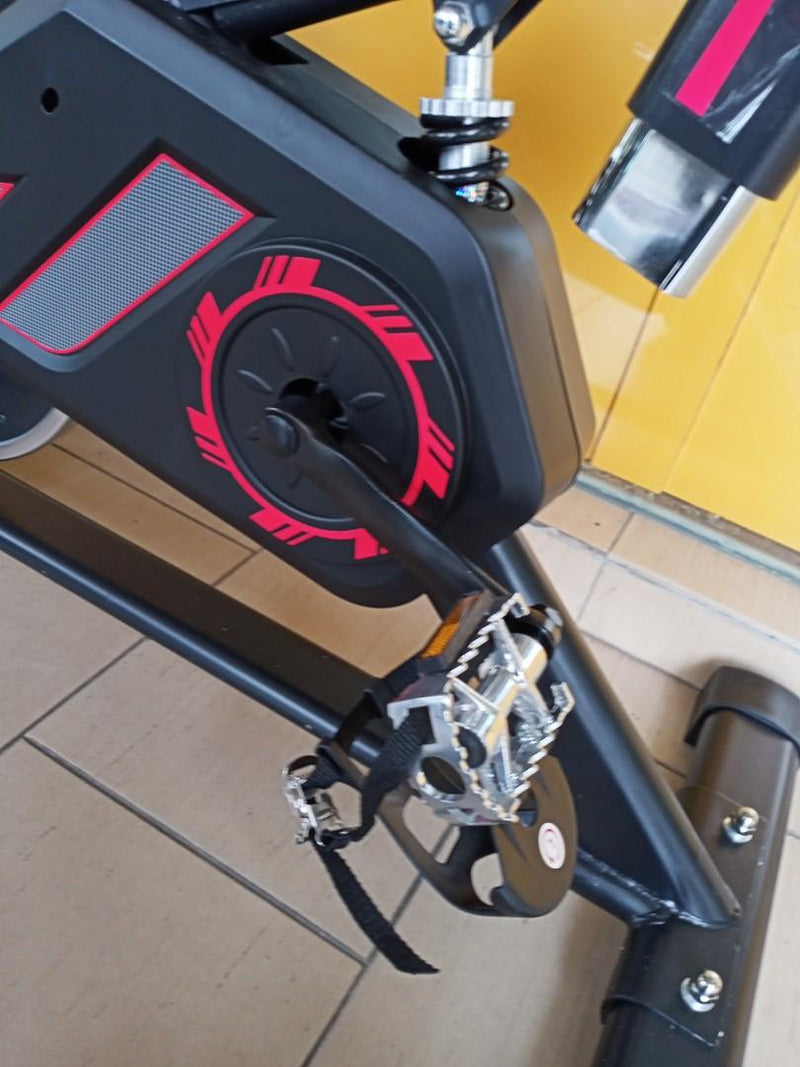 Bicicleta Spinning Z400 Pro Ultimate Fitness - ConexNRRocketfyConexNRBicicleta Spinning Z400 Pro Ultimate FitnessBI - NEGNegroBicicleta Spinning Z400 Pro Ultimate Fitness